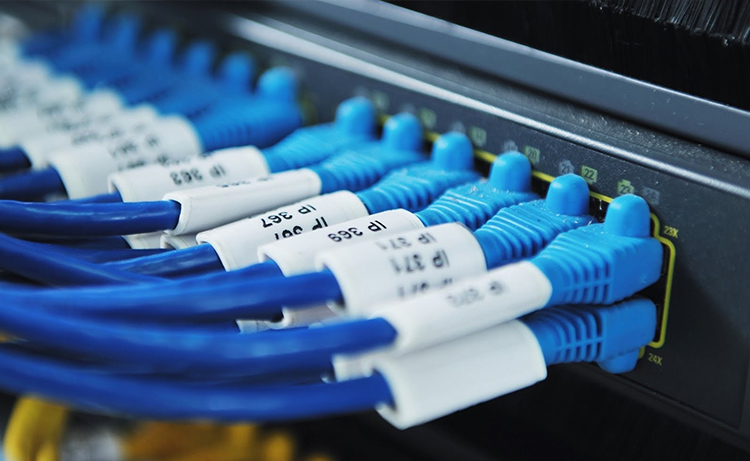 Nätverk och datakabel